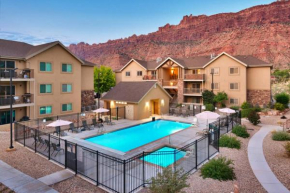 5G Perfect RedCliff Condo, Pool & Hot Tub